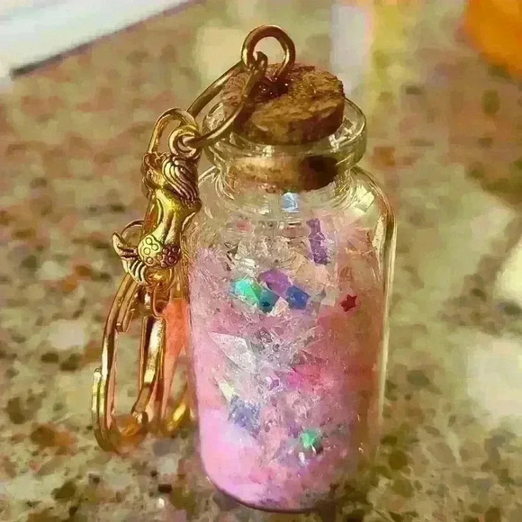 NWOT Keychain lucky bottle or bag charm - Picture 1 of 7